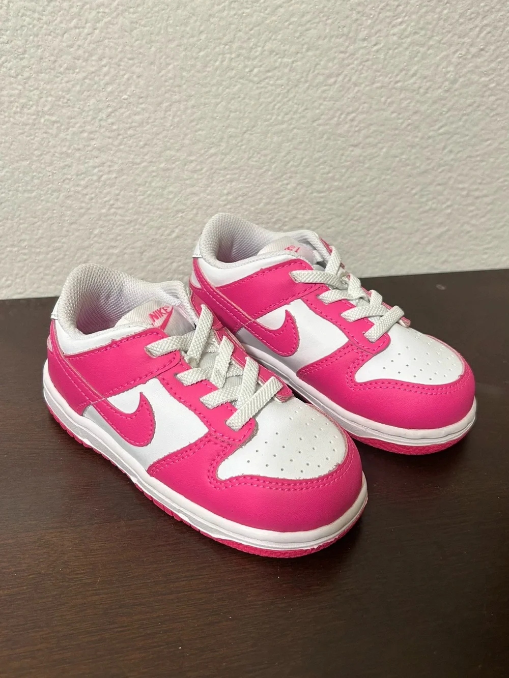 Nike Dunk Low White Laser Fuchsia Girls Toddler Sneakers Size 8C New Box